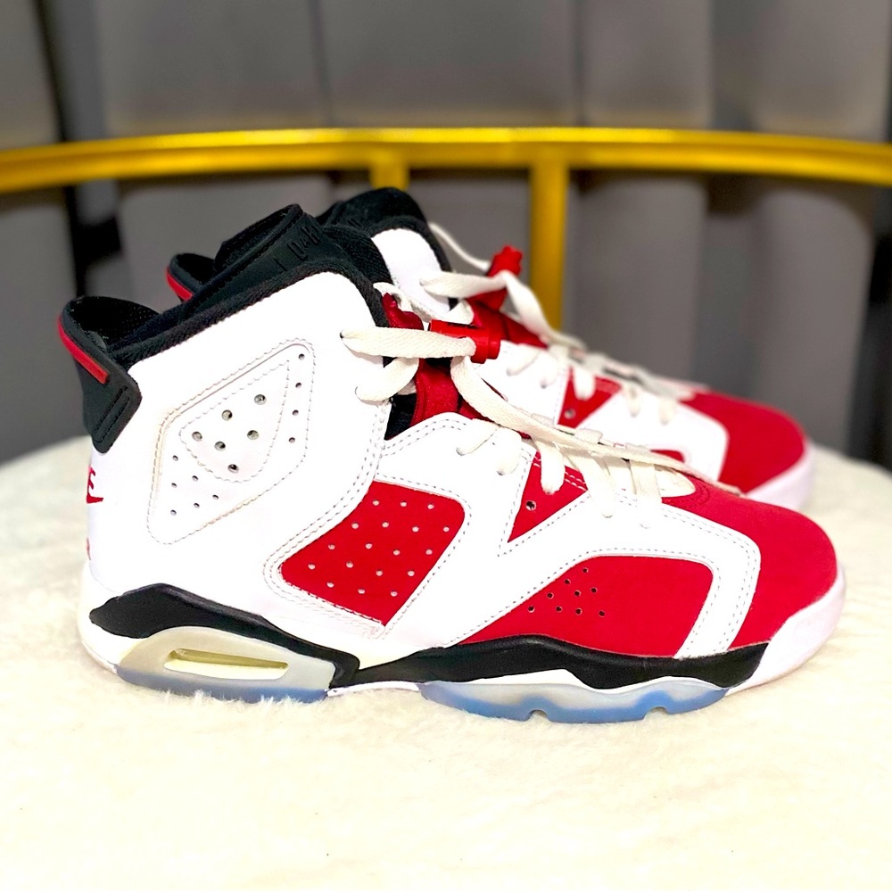 Air Jordan 6 Retro size 5.5Y